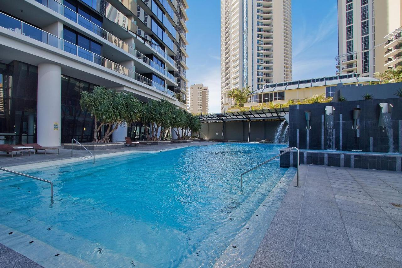 Circle On Cavill - 2 Bedroom Hinterland Apartments In The Heart Of Surfers Paradise Gold Coast Exterior foto